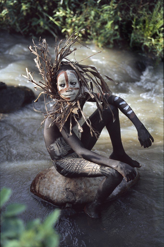 5) Discriminació: Fins els anys 1970 els aborígens no van ser considerats ciutadans a Austràlia. Fins els 1980 no varen tenir llibertat religiosa als EUA. Fins 2003, no varen ser admesos en els congresos mundials d'espais naturals protegits de la UICN, etc, etc.