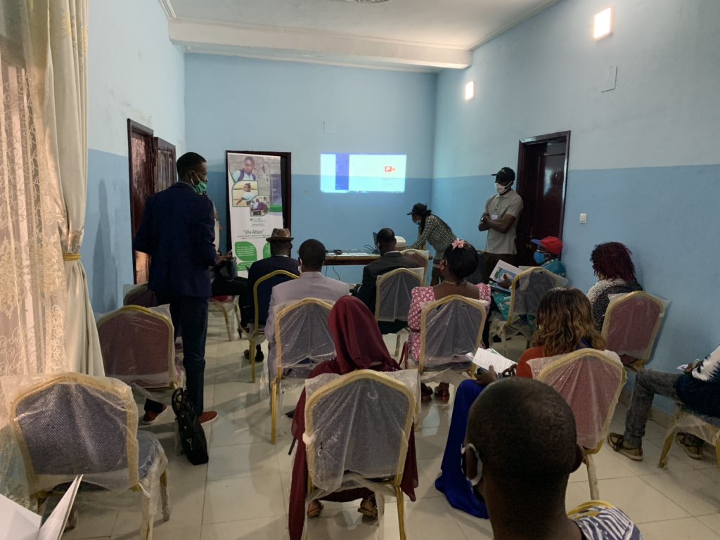 ebase_africa's tweet photo. #StakeholderSession #Bamenda kicks off on an very engaging foot! Amazing inputs to the #ebase_africa #teaching & #learning #toolkit. Parents teachers students & policymakers contribute to improve #EIDM in #Cameroon. @rigobertpambe @EducEndowFoundn @CEDILProgramme @BeckyFrancis7 https://t.co/l6CrGQrNsY