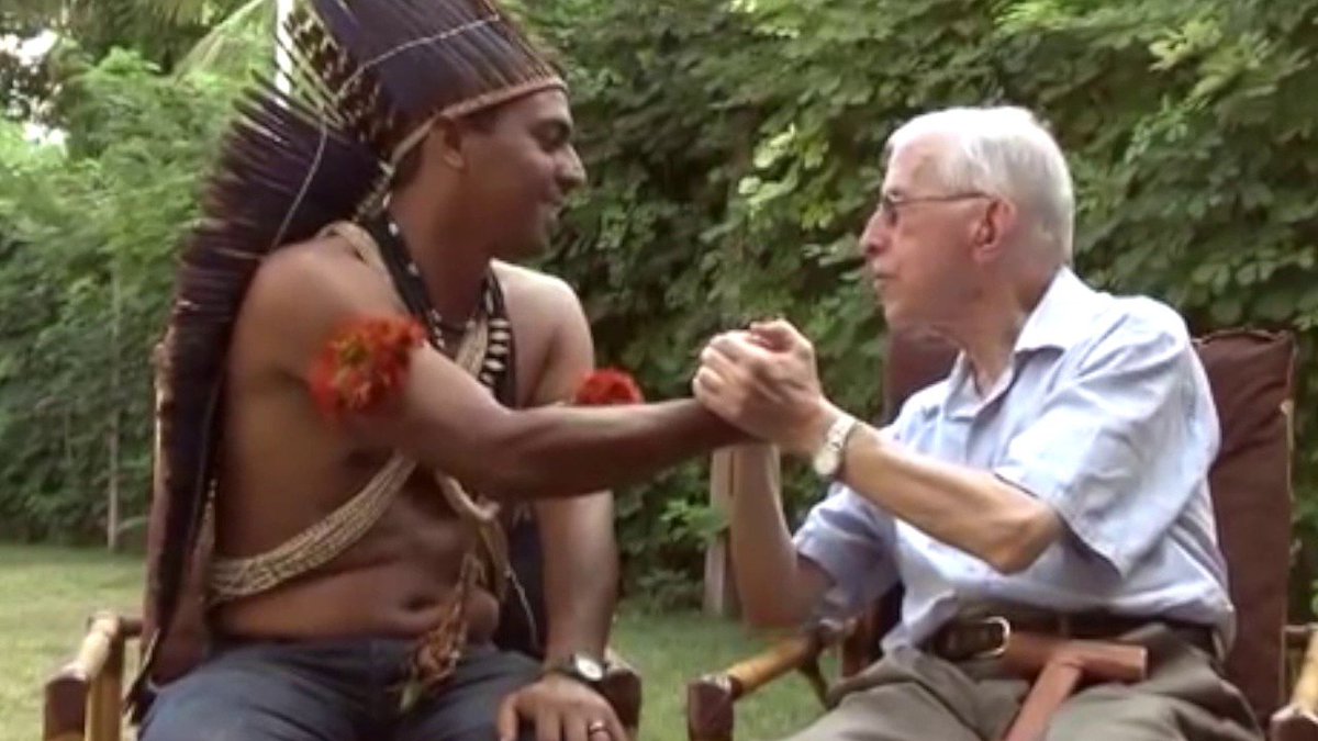 13) El meu sincer homenatge a tots ells, així com a totes les ONG que lluiten a favor dels pobles indígenes i dels seus valors, com  @ICCAConsortium o  @survivalesp i a totes les persones que arrisquen la vida per defensar-los, com ha fet el bisbe Casaldàliga a l'Amazònia.