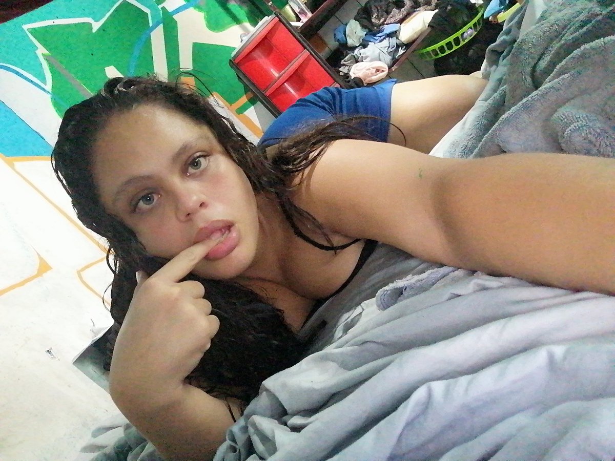 Miss_CandiceD's tweet photo. Hey guys DM me  if u wanna buy my nudes,eft(capitec n Absa) or send ewallet(fnb,std bank n nedbank) and I will send u my pics,videos n always sex chat ( massage me and licked my wet hot pussy while grabbing my ass then sucked me slowly teasing 💋).DM for prices https://t.co/TMvGnczW5b