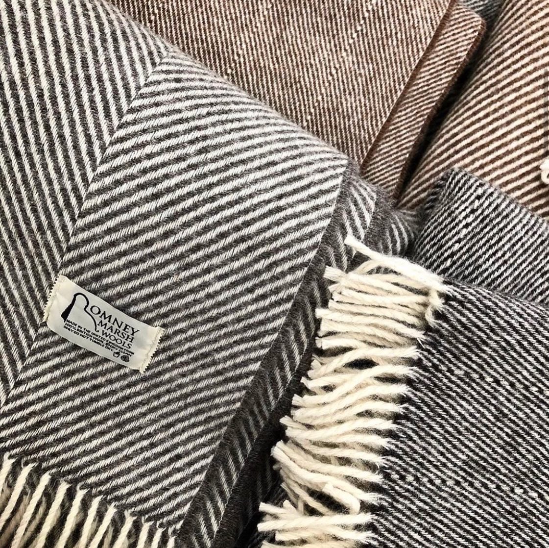 Romneymarshwool's tweet photo. We’re taking part in the @countrylivinguk #CLArtisans Pop up Virtual market this weekend and there’s 20% off our full range when you sign up to receive the discount code via the link in the thread below. https://t.co/KB3Wl1SeJN