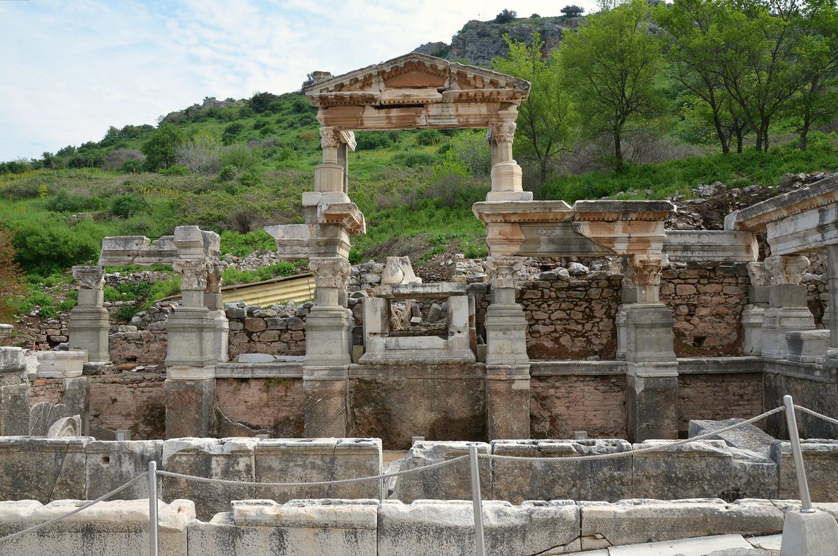 The Fountain of Trajan in  #Ephesus, located on the northeastern side of the Curates street, the main thoroughfare of the city.The nymphaeum was erected ca. AD 104 in honour of Artemis of Ephesus and Emperor Trajan by Tiberius Claudius Aristion, a prominent citizen of Ephesus.