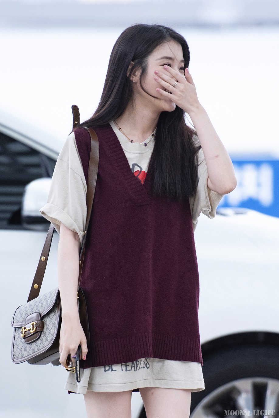 KGB.🕵️‍♀️🍀 wonderwhatever. on X: #아이유 190904 #HotelDelLuna Reward  Vacation 👜:GUCCI 1955 horsebit shoulder bag in gg supreme/brown ($2,300)*  *it was one of her favourite bags in 2019 ou
