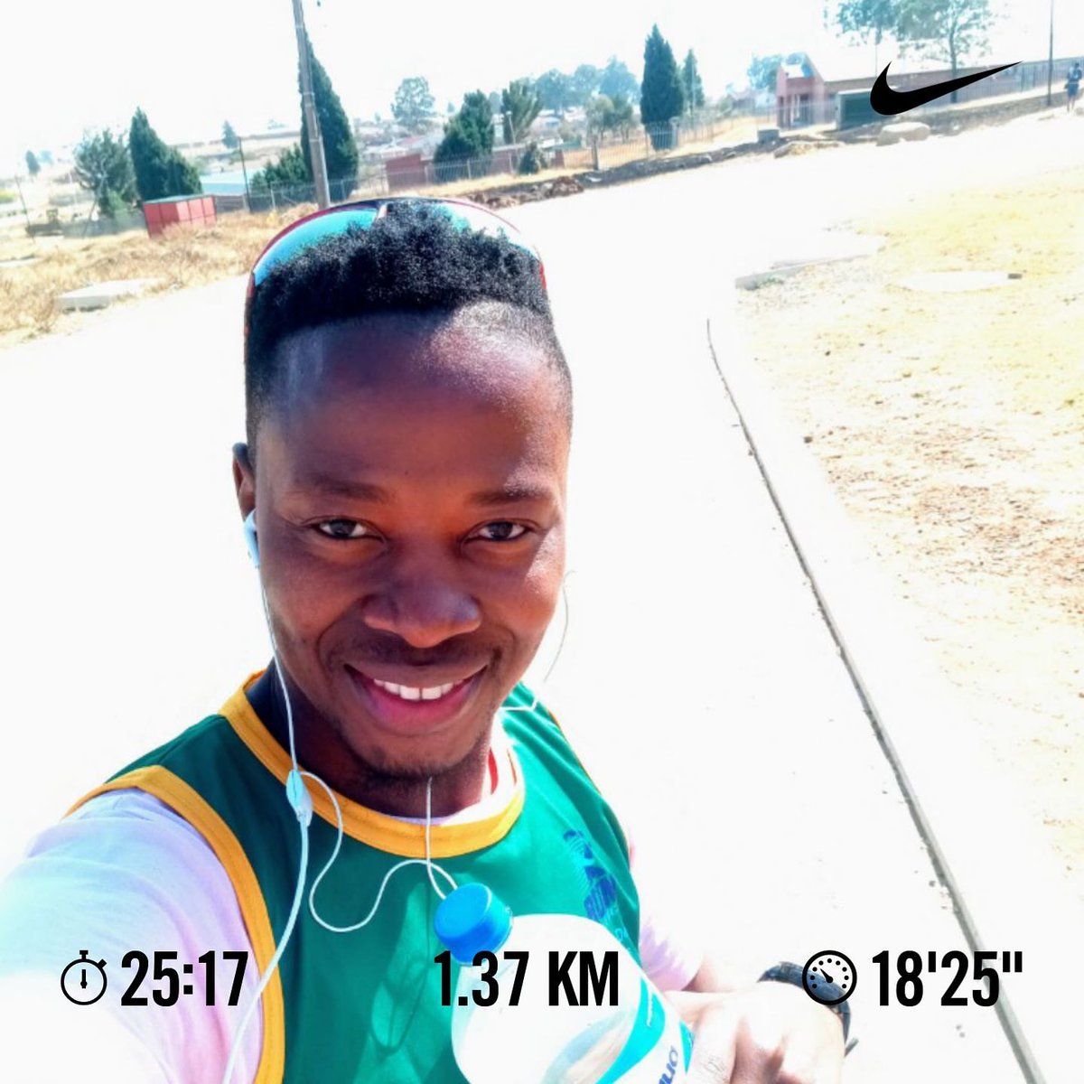 xoliswanyandeni's tweet image. Decided to put on my Team colors for my first workout post an Accident, the Recovery is gonna find me trying. I'm greatful 🙏🏾 #FetchYourBody2020 #RunningWithTumiSole #RecoveryModeActivated