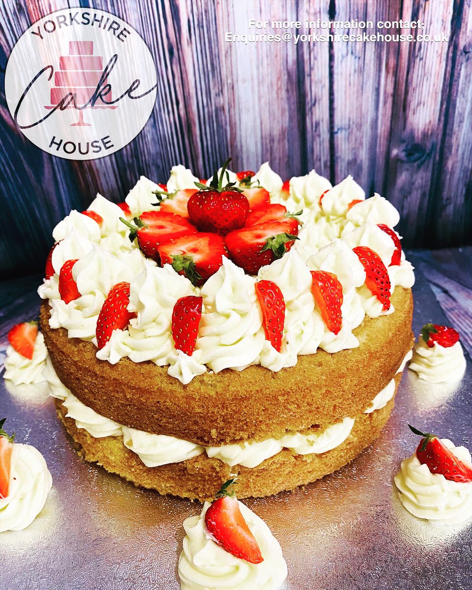 HouseYorkshire's tweet photo. Strawberries and cream cake, with strawberry flavoured buttercream. Perfect for summer! ☀️🍓 #yorkshirecakehouse #strawberriesandcream #strawberriesandcreamcake #strawberry #delicious #celebrationcake #sheffield #rotherham #vanillasponge #strawberrybuttercream @HouseYorkshire https://t.co/ATm7OejAC4