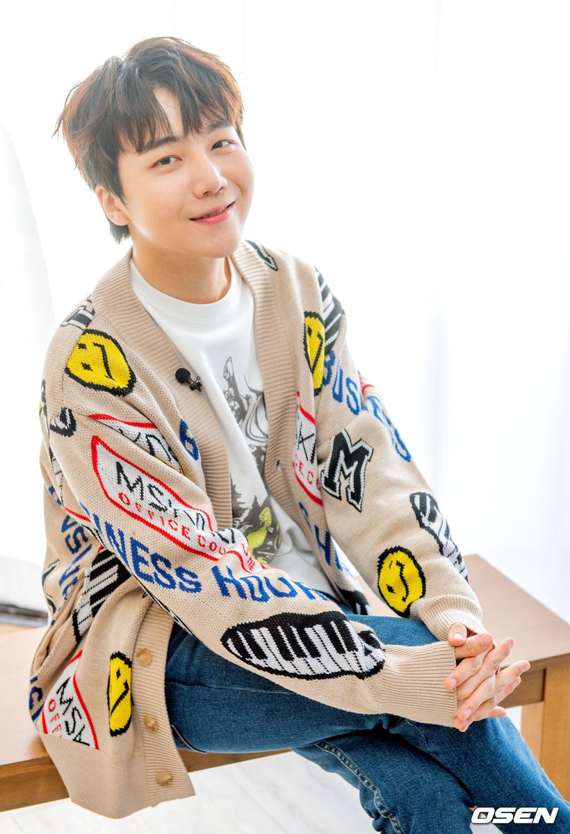 hourlyjinho's tweet photo. https://t.co/3mquJwoS3A