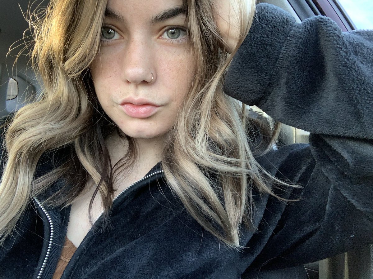 SammyMo18745602's tweet photo. Please help me reach 500 followers every follow and rt get's a reward just dm me💕 I'm selling my content dm for prices😈
#sellingnudes #isellnudes #cumtribute #findom #sexting #cumtribute #cumslut #horny #slut #wetpussy #pussy #sex #paypalonly https://t.co/67Lz0LvSIt