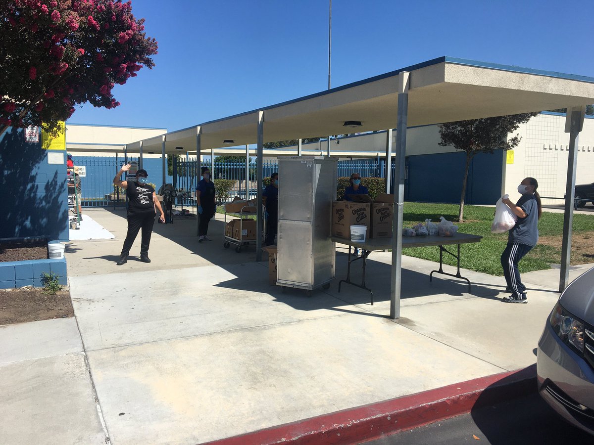 JellickBuck's tweet photo. Wow‼️The @JellickJaguar Campus was Happenng today w/ Device Distr. w/ @mrs_d_lew &amp; @ms_v_rusd , School Supply pickups w/ @RowlandUSDFRC , Meal pickups w/ MsVicky &amp; @NutritionRUSD AND more hard work on the mural w/ MrBrian!  Whew! So exciting to see so many friends!! ⭐️ https://t.co/F5eWXZZLDT