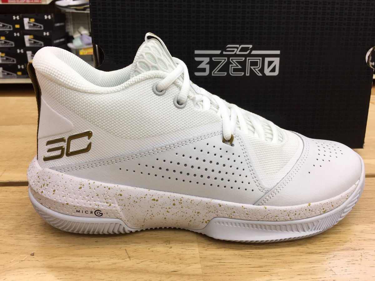 gallery2basket's tweet photo. 【新商品入荷】UA SC 3ZERO IV(3023917-103,600)
https://t.co/hnBlYqMPeT
#gallery2 #ギャラリー2 #ギャラ2 #underarmour #underarmourbasketball #アンダーアーマー #stephencurry #sc30 #curry #curry7 #ステフィンカリー #dubnation #sc3zero #sc3zero4 #scスリーゼロ4 #curry3zero #curry3zero4 https://t.co/x9fAJCmUVd