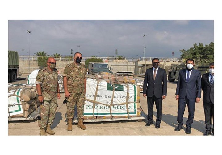 Alikhatttak's tweet photo. Pakistan on Friday sent about 8 tons of relief assistance consisting of medicine and food supplies as a token of solidarity to BEIRUT ❤
@hafeezkhilji00 
@TjpWing 
@MAbdullahGul 
@pid_gov 
#BeirutBlast https://t.co/RvgwITvICW