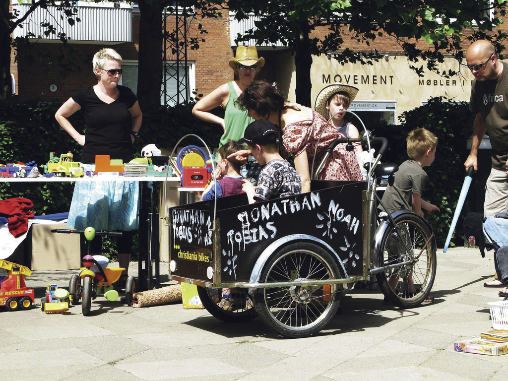 O Xrhsths Brutus Sto Twitter いい自転車 発売中 コペンハーゲンを初めて訪れた旅行者が驚くのは 荷台が前にあるカーゴバイクの多さ 荷台に子供の名前を書くのが盗難防止策だそう 大型犬や子供 建材 サーフボードなど 何でも運べるカーゴバイク O Xrhsths Brutus Sto Twitter いい自転車 発売中 コペンハーゲンを初めて訪れた旅行者が驚くのは 荷台が前にあるカーゴバイクの多さ 荷台に子供の名前を書くのが盗難防止策だそう 大型犬や子供 建材 サーフボードなど 何でも運べるカーゴバイク