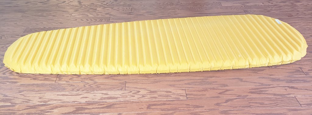 kalvetu's tweet photo. #படுக்கை
#bedding
#ThermARest brand #NeoAir #XLite
#SleepingPad
👇
எடை குறைந்தது. கைக்கு அடக்கமாக சுருட்டிவிடலாம்.
காற்றை ஊதி அடைத்துவிட்டால் காட்டில் ஓரளவு நிம்மதியாக படுக்கலாம். https://t.co/opWXDJVV1Z