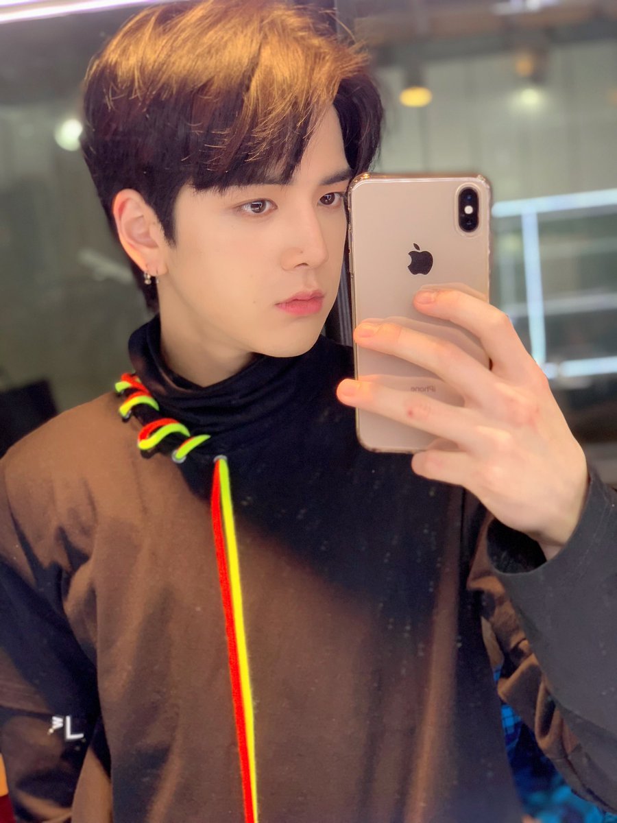WE_THE_BOYZ's tweet photo. [현재] 언제 찍었는진 모르겠지만 생축 ㅎㅎ https://t.co/UTDLsB8coZ