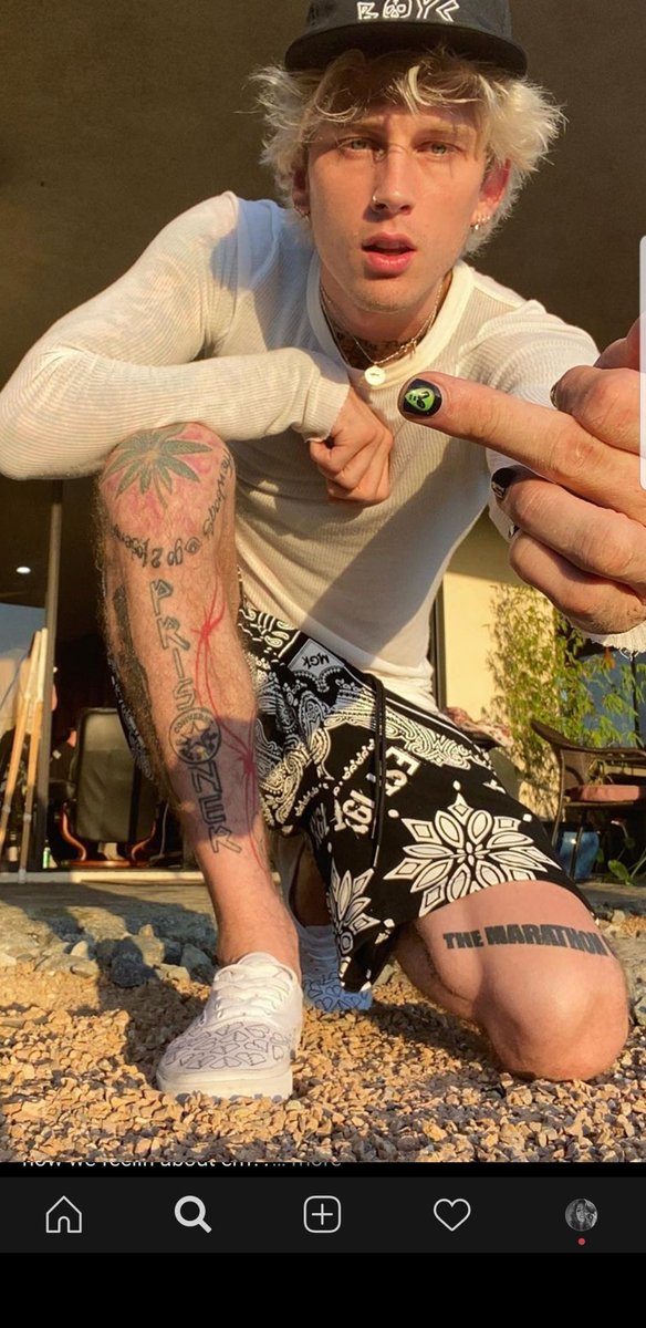 LamarreDevon's tweet photo. @Beingsingleme @MrozsShady @1800NotAriel @daisiesandtarot @machinegunkelly 😝🤤 https://t.co/Y93hYxUPPE