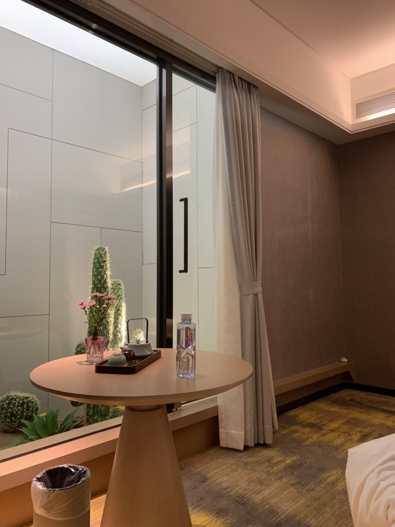 review1995 tweet media