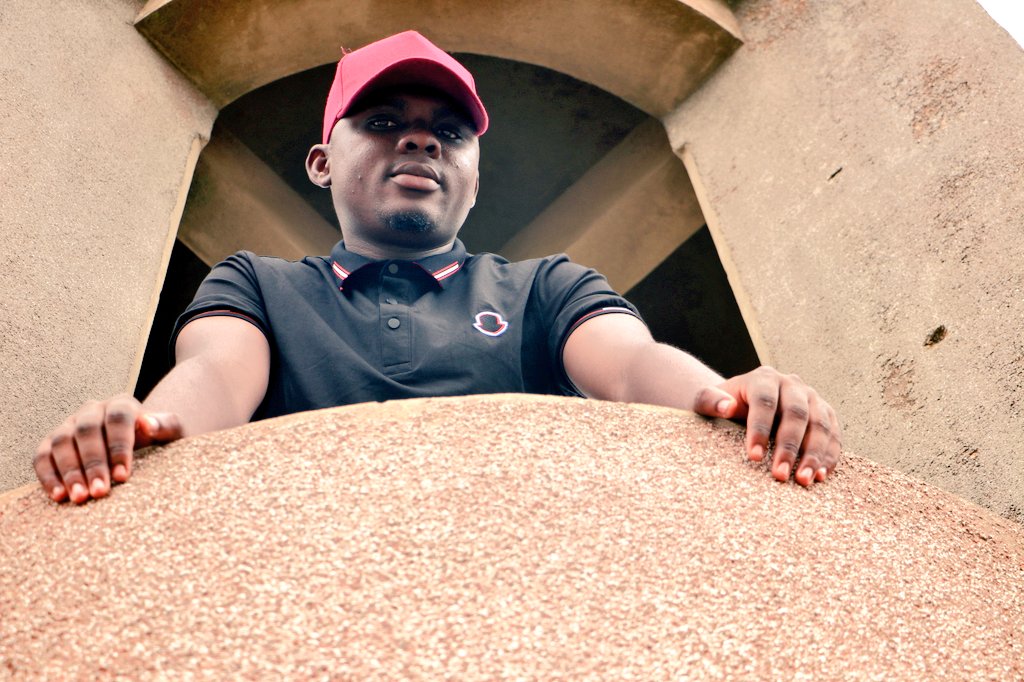 FascoTours's tweet photo. More JPEG
Frame 1 and 2: Top of the #bowertower #layipo Ibadan @Pharscobee and @BuzzDREAY
Frame 3 and 4: Fun time at down the the tower.
Follow and I'd follow back. @AM_Saleeem @Sister_Yazmin @Topboikenny @Hot_Dj_Hallomer @___FAREED @ademola__k https://t.co/19BnbjLZE7