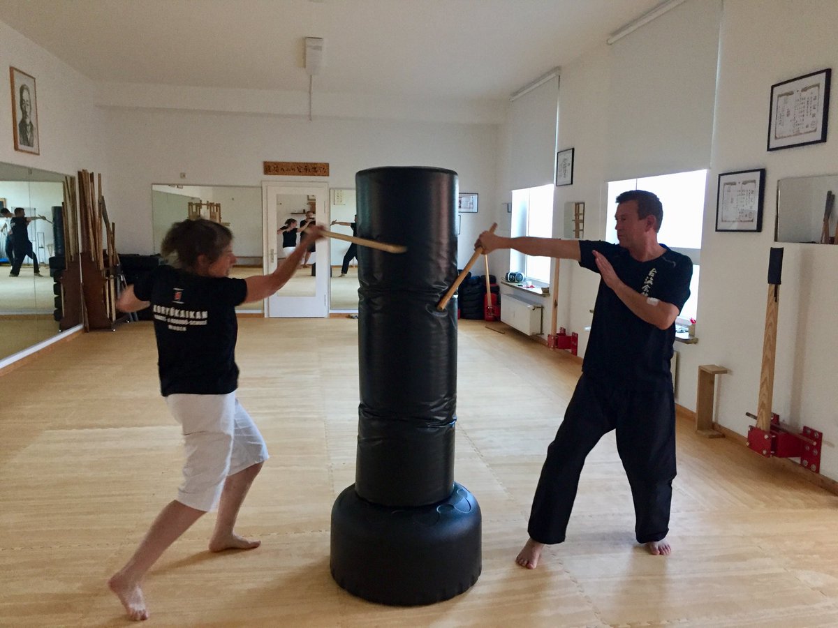 combatarnis's tweet image. #Hitzfrei? - Denk‘ gar nicht erst drüber nach: Dampfbad im Dojo statt Badesee ...