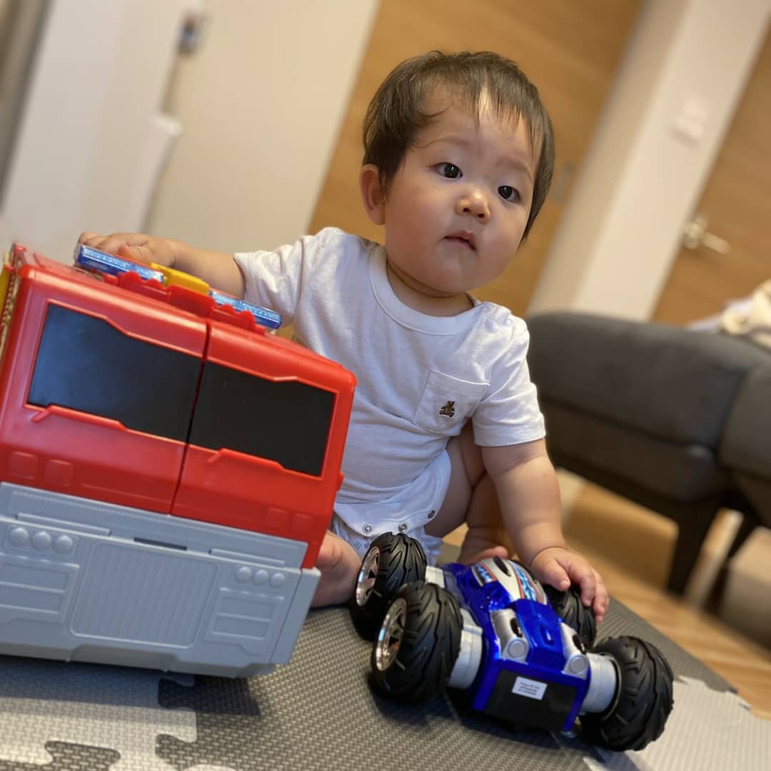 yusuke1347's tweet photo. 【Baby ring】
1歳になった甥っ子に
誕生日プレゼント👶🏻
だいぶ前に作ってたの
おもちゃと一緒に
やっと渡せた😁✌
サイズもピッタリで
バッチリ似合ってるね♪
地金から削りだしてフリーサイズで
作りました💍
オーダーメイドで対応してるので
記念日などのプレゼントに
オススメです♪
#bulletmark https://t.co/XoTCh4cu2G