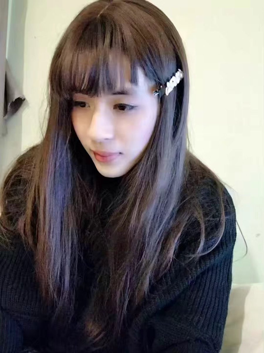 XingXinxi's tweet photo. 找到了第一次女装的照片，感觉好居家！有喜欢的嘛，带走我 https://t.co/TBcsr8p0lr
