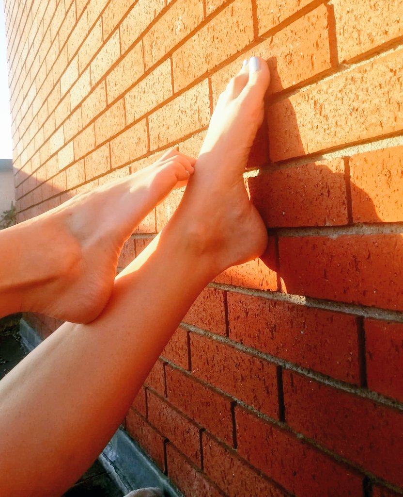 feetgoddess123's tweet photo. Good morning 🌤Its a nice day to be worshipped 💸👠👑
#findom_goddess #Feetfettish #feetworship #footfetishcommunity #drainedwallet #footseller #feetpics4sale #goddess #payme #piggypay https://t.co/32oQorlfE2