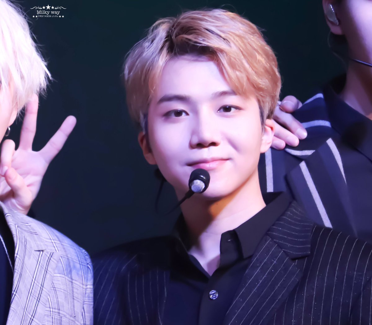 hourlyjinho's tweet photo. https://t.co/tJapW6HAN7