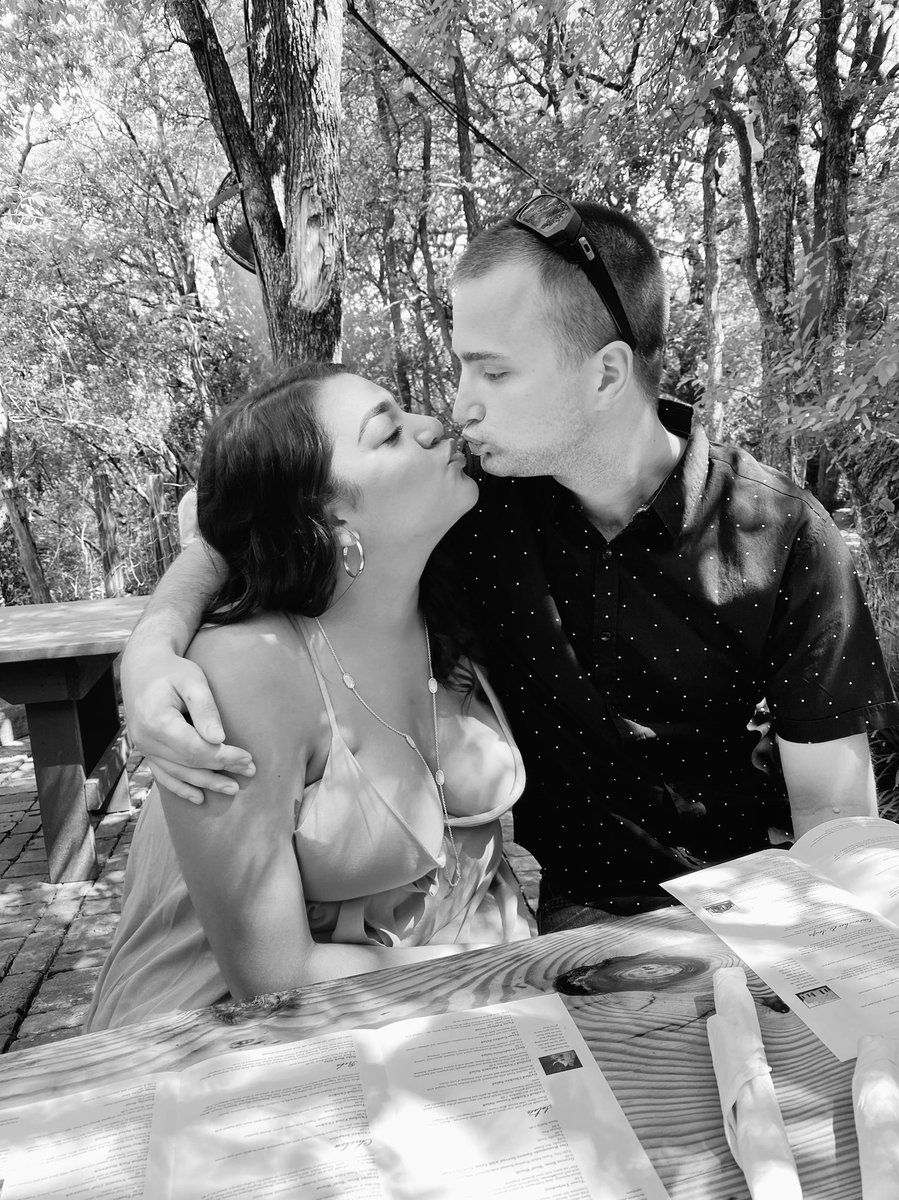 Isaabelox's tweet image. I absolutely adore this man 🖤 He has the best heart, he deserves so much love and happiness in his life and to say I’m blessed to have him would be an understatement. 🍯🐝