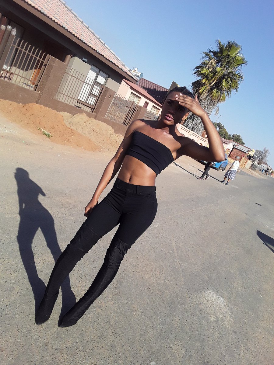 Tshepi_Foxy's tweet photo. The other day .😍
#Kweening 🏳‍🌈🏳‍🌈🔥
#Boys_in_heels 🥵🔥 https://t.co/l1mcfvlOg1