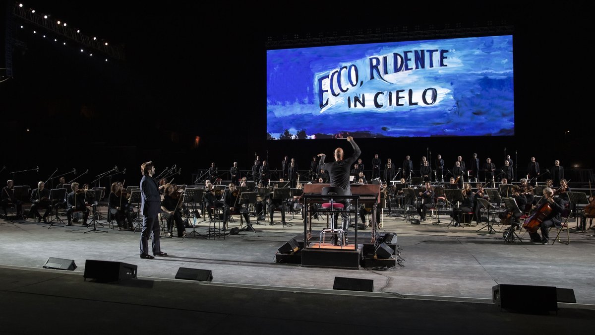 OperaRoma's tweet photo. "Il barbiere di Siviglia" di #Rossini in forma di concerto al Circo Massimo resta in scena fino al 13 agosto. Questa sera alle 21 la quinta recita.
#OperaCircoMassimo #operaroma
#romarama #romarama2020
ph. Yasuko Kageyama / TOR https://t.co/VCDfMhZP9w