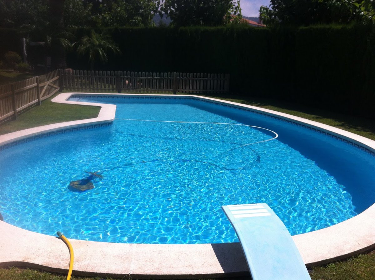 grupserveix's tweet photo. En la nova normalitat, tenir una piscina és un tresor, i l’hem de cuidar tota la temporada de bany. A Serveix ho tenim molt clar, per això oferim un servei integral de posada en marxa i manteniment de piscines. Gaudeix de la teua piscina, amb total seguretat,😎🥤 https://t.co/6xEtUrdmy6