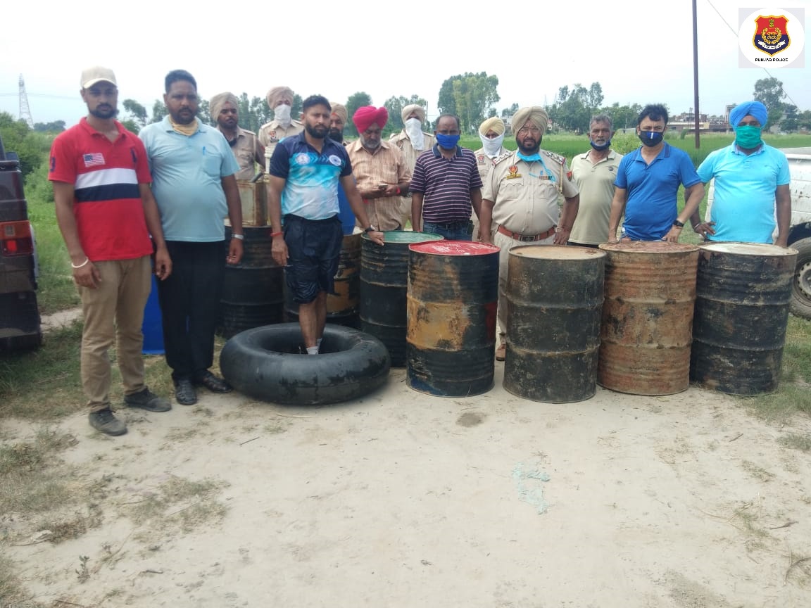 PP_kapurthala's tweet image. Continuing the drive against #Drugs, Under the Supervision of Sh. Jaspreet Singh Sidhu, IPS (SSP Kapurthala) kapurthala Police got a major success, recovered 10 drums  of Lahan (quantity 1800 Kg)  from Kali Vein, village Boot, PS kotwali Kaputhala
#PunjabPolice 
#fightagainst