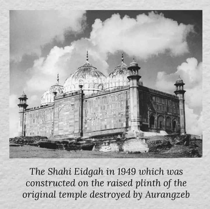 Long Thread on  #MathuraThis is a picture of the royal Idgah of Mathura taken in 1949, around the royal Idgah and around it the remains of a destroyed temple can be seen. Above these ruins is a notification board by ASI which reads as Krishna Janmabhoomi Apart from this...