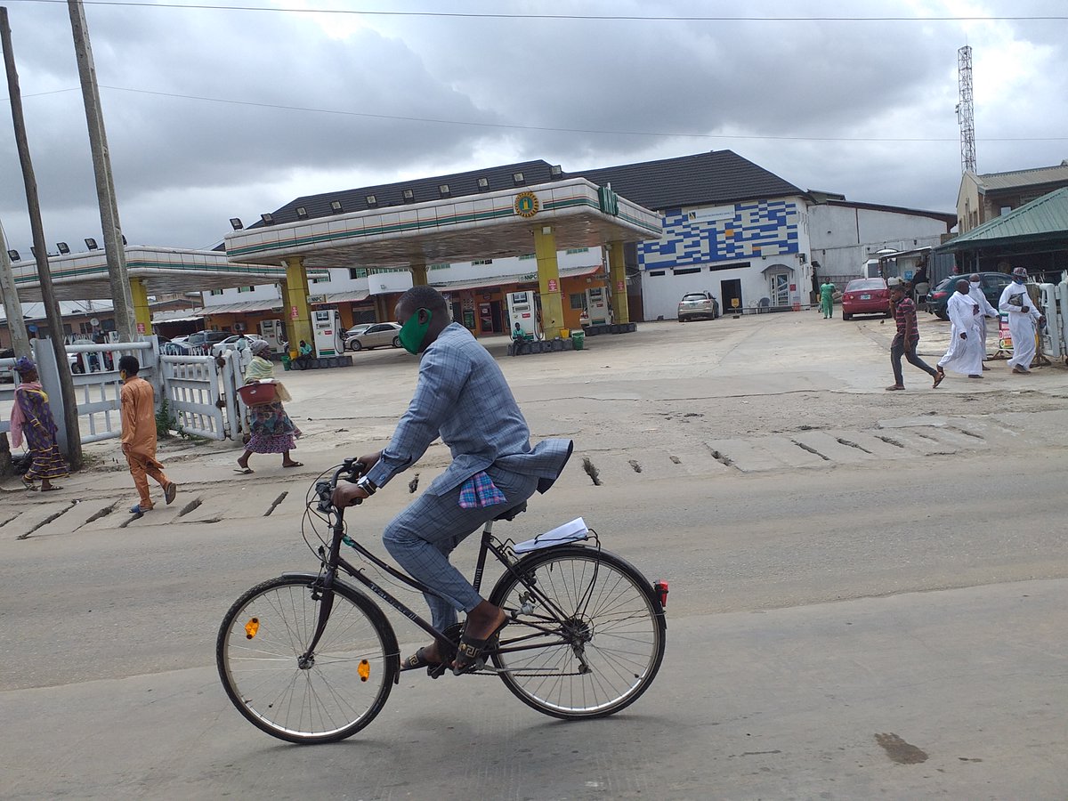 RethinkingCI's tweet photo. In Lagos, cyclists are often overlooked; though this mode of transport could help curb congestion &amp; pollution immediately with low cost intervention strategies

@dr_oladeinde 
@RichardsonAjayi 
@ladisoetan
@Tee_L
@Owie_Megido 
@Ade1da
@bisi_STAR
@SDGsbot 
@TundeLukmanAni https://t.co/ipJiHZ8tX7