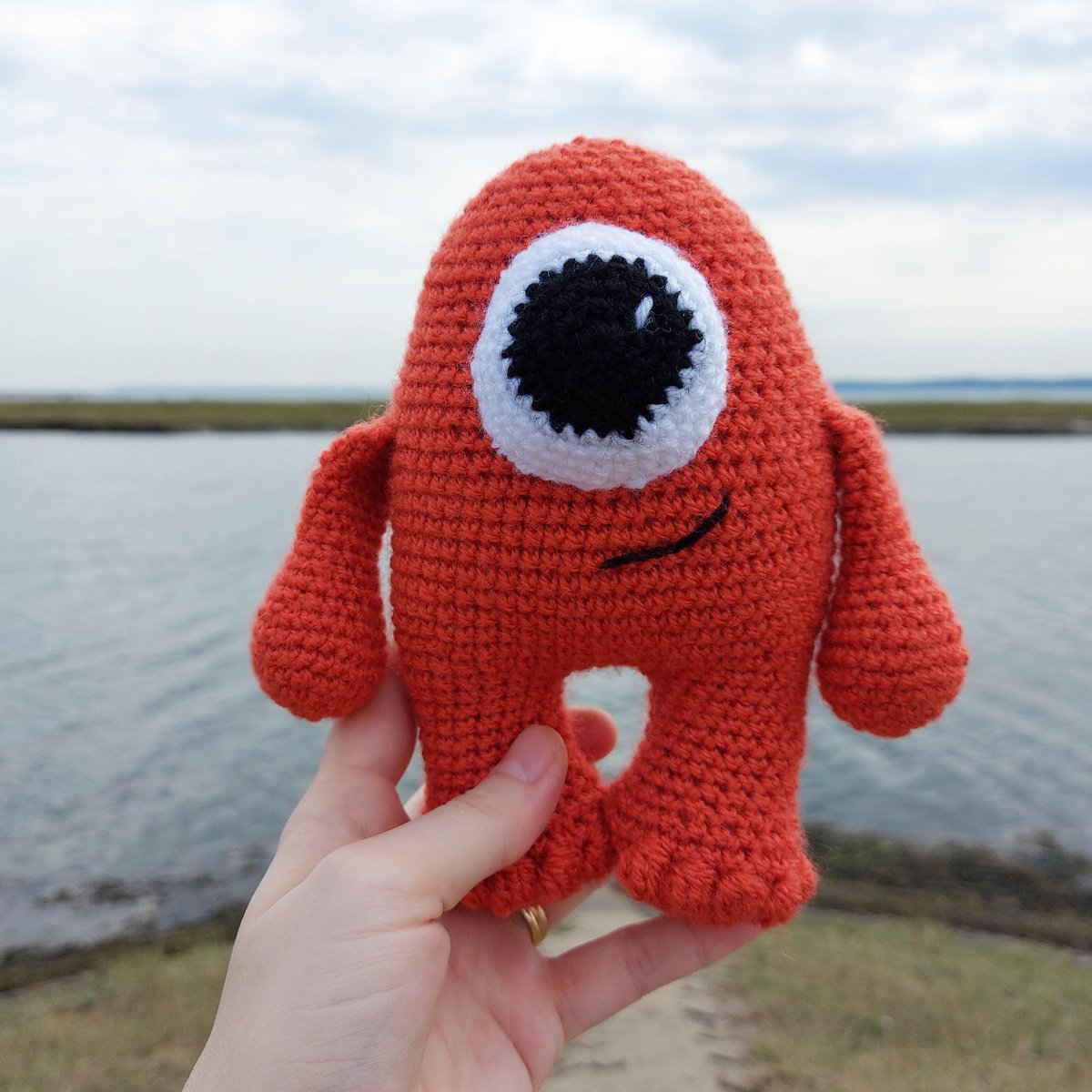 Yarn2Sew's tweet photo. The pattern for this cutie is available as a downloadable pdf from our Etsy shop 😊 Find the link in our bio, or search Yarn2Sew on Etsy! 😀

#crafturday #handmade #crochet https://t.co/aeCLGWab5a