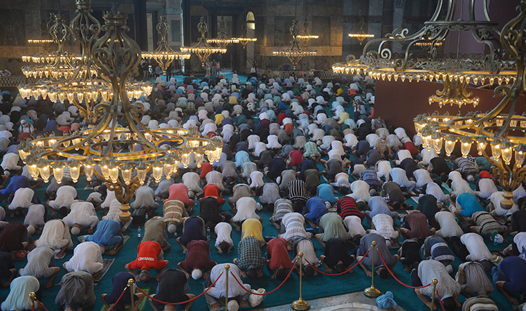 Ayasofya için korkutan açıklama: '3 bin kişiye koronavirüs bulaştı'
cumhuriyet.com.tr/haber/doc-dr-s…