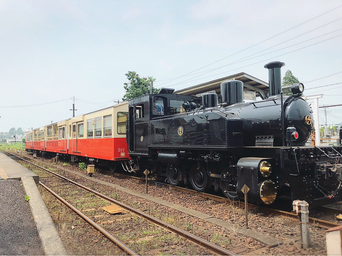 里山トロッコ列車に乗車してきました☺️
すっごく暑かったけど走り出したら風が気持ちいいし、林や森の中、トンネルなんかは涼しかったです。ひぐらしの声も良い感じでした✨
乗車時間の長い(1時間)ウェスタンリバー鉄道って感じで子供達も大満足でした?
感染病対策で乗車人数は通常の半分でした。 