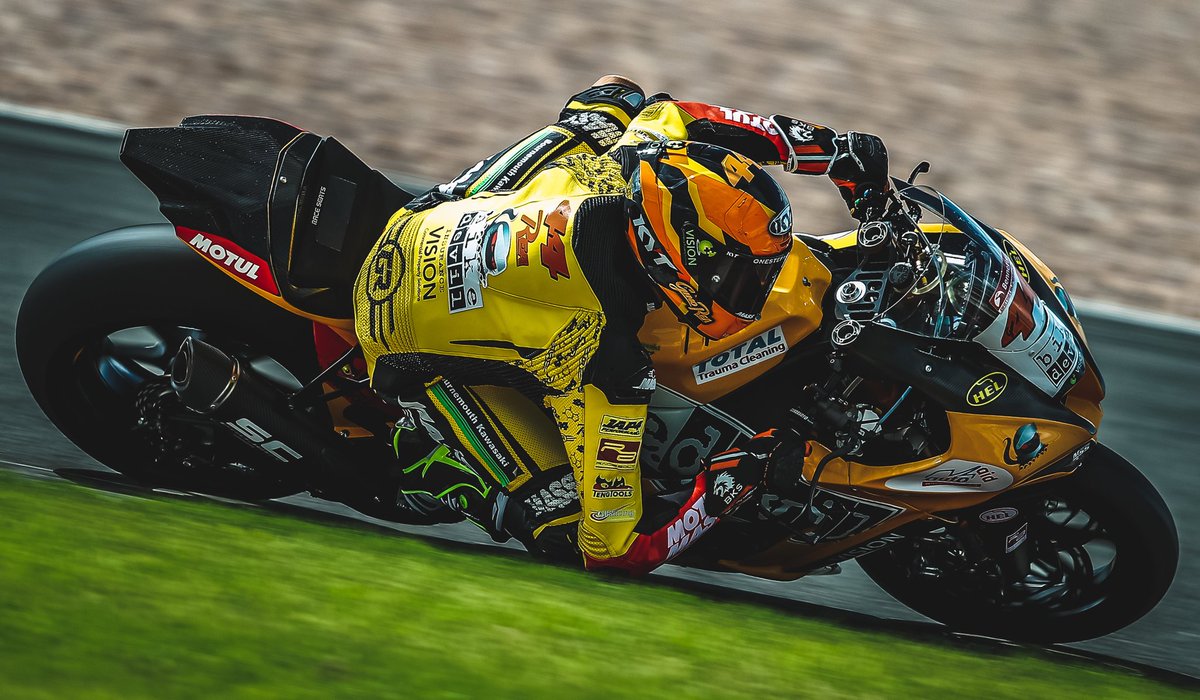 GinoRea's tweet photo. Unfortunately we only managed a few full laps yesterday due a technical problem, its a shame to miss crucial track time on a new bike but we'll be back at it today 💪🏻 @bikedevilracing @BikeDevil
📸 Awesome pic by @stevethomas444
#GR44 #BikeDevil https://t.co/ak3USabcPV