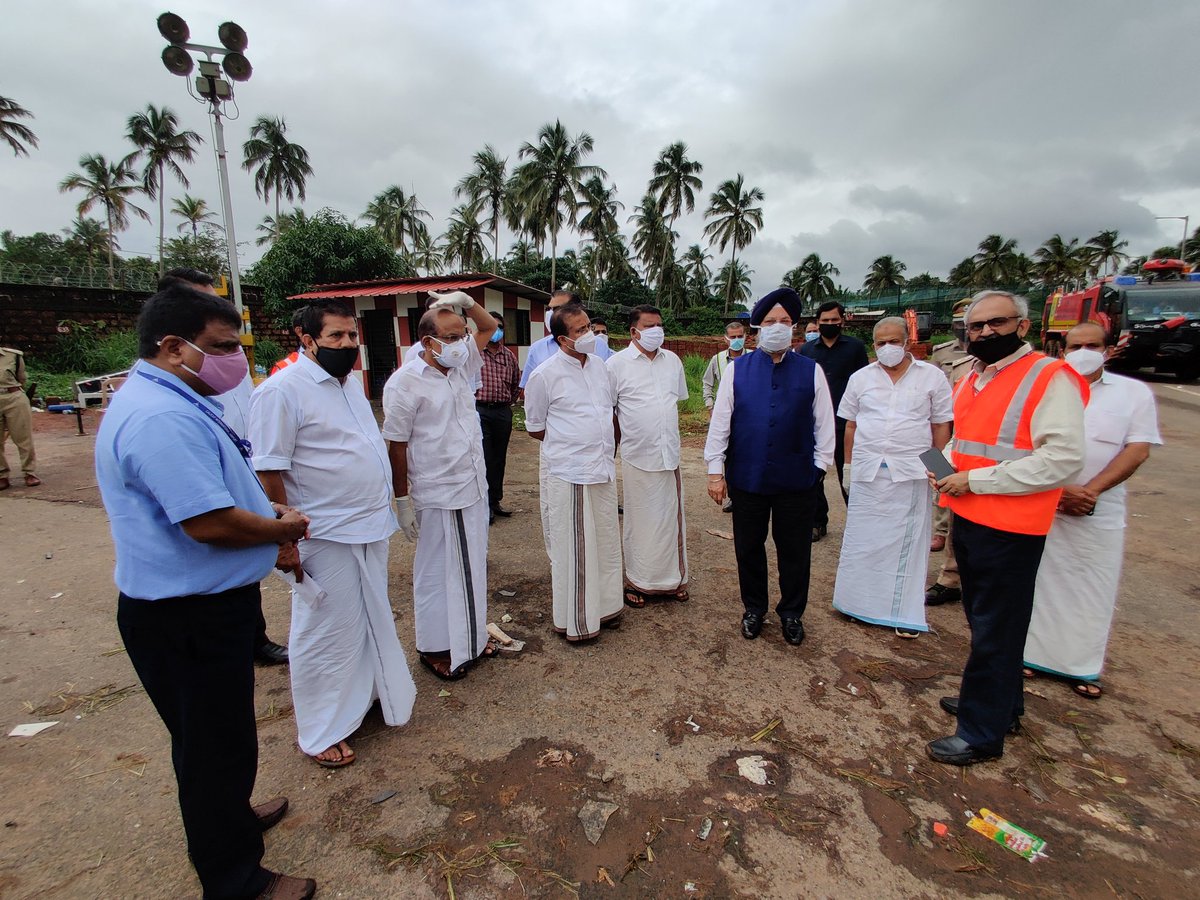 HardeepSPuri's tweet photo. ഇന്നലെ വൈകുന്നേരം കോഴിക്കോട് നടന്ന @FlyWithIX ഫ്ലൈറ്റ് നംബർ IX-1344 ഉൾപ്പെട്ട വിമാനാപകടത്തിൽ ജീവൻ നഷ്ടപ്പെട്ട 18 പേരുടെ കുടുംബാംഗങ്ങൾക്കും സുഹൃത്തുക്കൾക്കും വേണ്ടി എന്റെ ഹൃദയം വിങ്ങുന്നു, ഒപ്പം എന്റെ ആത്മാർഥമായ അനുശോചനം അറിയിക്കുന്നു.

അപകടത്തിനുള്ള കാരണങ്ങൾ അന്വേഷിച്ചുവരികയാണ്. https://t.co/Zvr8li5dN7