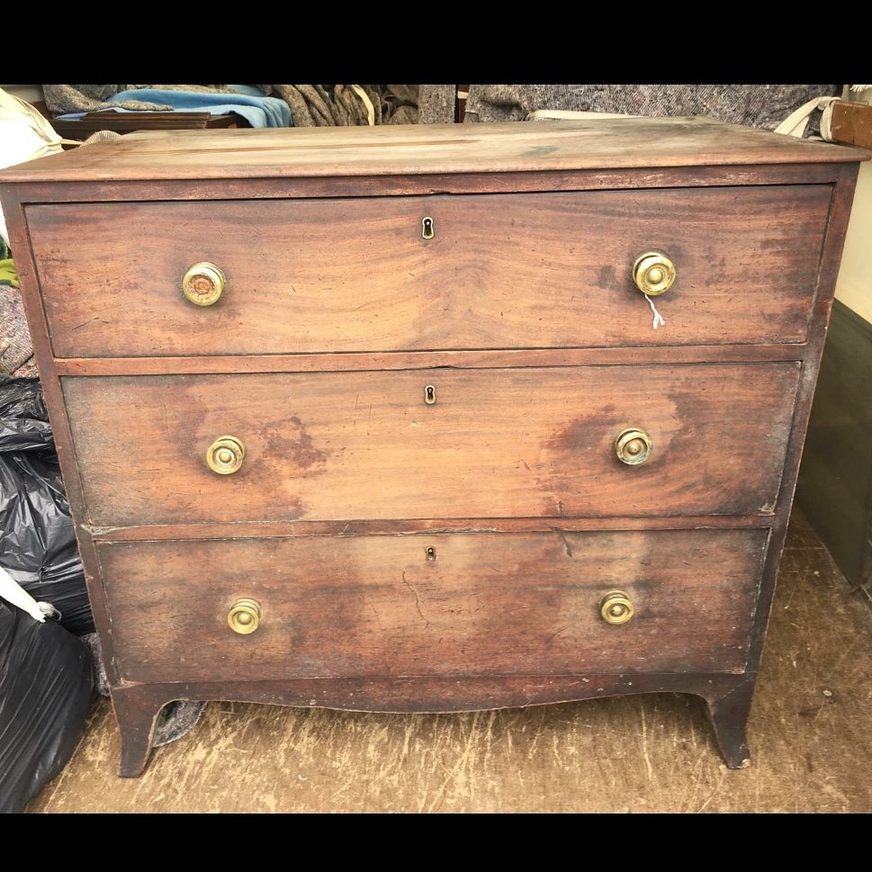 restoreralex's tweet photo. You can watch me transform this chest of drawers in less than half an hour at 10.30am today! @countrylivinguk #athomewithcountryliving #TheRestorers #restoration #newseries #frenchpolishing https://t.co/i8QHNWMEYG