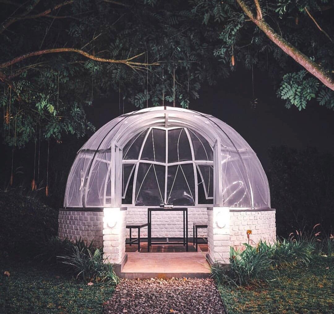 1. Utara cafeNah ini yang pertama utara cafe, utara cafe ini terletak di dago pakar utara, rekomendasi banget buat kalian yang mu nongkrong malem mingguan, soalnya kalian bisa liat bandung dari atas loh. Utara cafe ini terkenal sebagai tempat ngopi with a view.