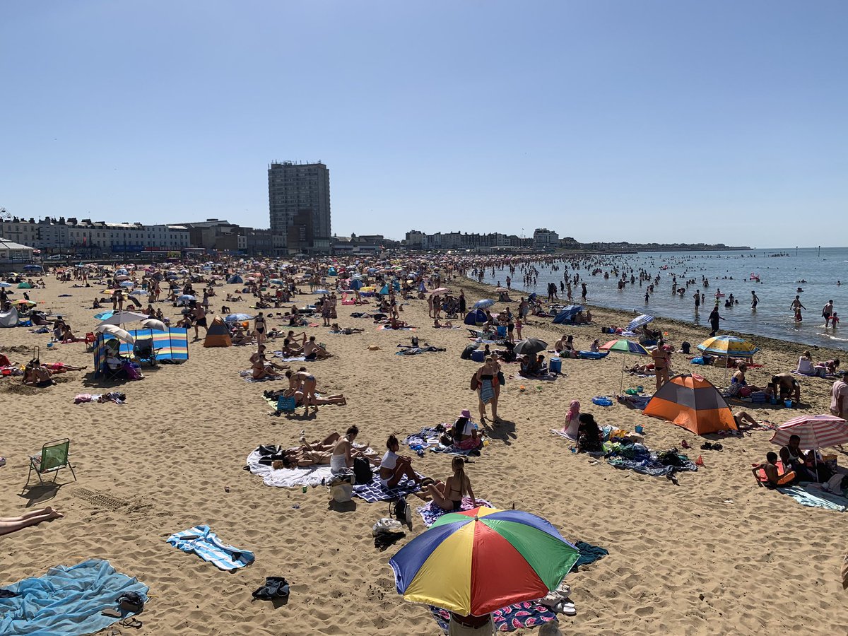 gbPizzaCo's tweet image. Are you coming to gorgeous Margate today! Yay you!!!! Also: please take your litter home with you, you filthy animals. (And if you’re offended that local businesses &amp;amp; people are pleading with you to be decent humans, then you’re part of the problem).
Have a ruddy fabulous day.