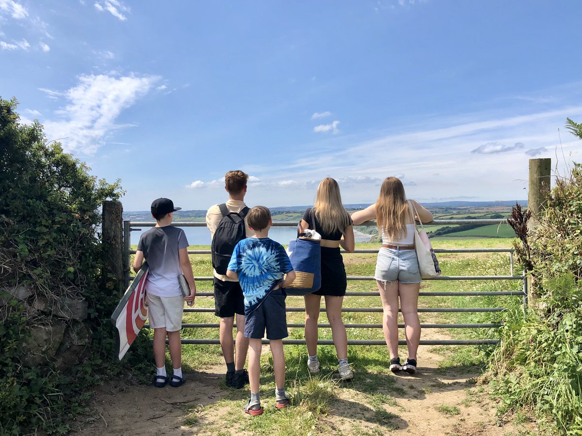 JuliaBramble's tweet image. Happy Saturday from Cornwall ✨✨

I’m making the most of every minute with these guys before the summer ends and different directions beckon. 

What are you up to today?