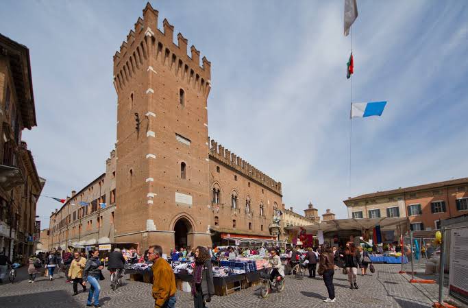SFoodsph's tweet photo. Atcharap around the world! 🌍❤️🇮🇹

📍Ferrara Italy https://t.co/lMNr3bFV44