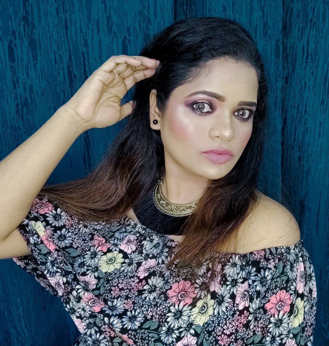Itsmyclickyaar's tweet photo. In frame Pratibha from #kmakeupstudiopratibharajput
#makeupartistnavimumbai #celebritymakeupartist
.
#cutcreasemakeup #beauty #eyemakeup #cutcreaselook #makeupartist #makeover
#lakmeindia #mrsindia #bollywood
#forever52india #Vashi #kharghar #sgcmall #Navimumbai #itsmyclickyaar https://t.co/eKje3XgVue
