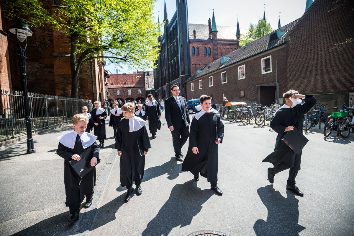 Auch bei Gegenwind: Auf ins neue Schuljahr! Wir wissen noch nicht genau, was uns erwartet, freuen uns aber zumindest auf den Start mit Open-Air-Proben und Einzelstimmbildung. Wir lassen von uns hören! #KulturTrotzCorona #Musik #Chor #Knabenchor #Lübeck #JungsSingen