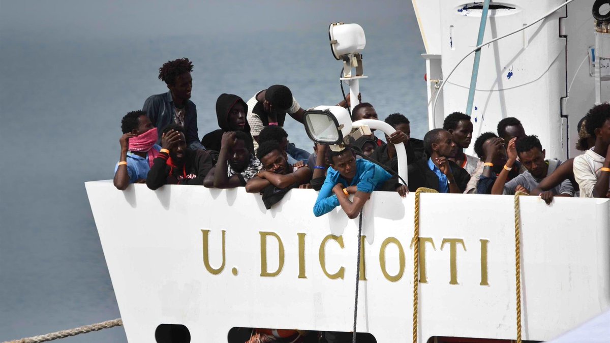 SecondoMatteo's tweet photo. Allora egli risponderà loro: “In verità io vi dico: tutto quello che non avete fatto a uno solo di questi più piccoli, non l’avete fatto a me”. (Matteo, 25, 41-45) #matteo #secondomatteo #666diciotti https://t.co/F3DV4vaEAX
