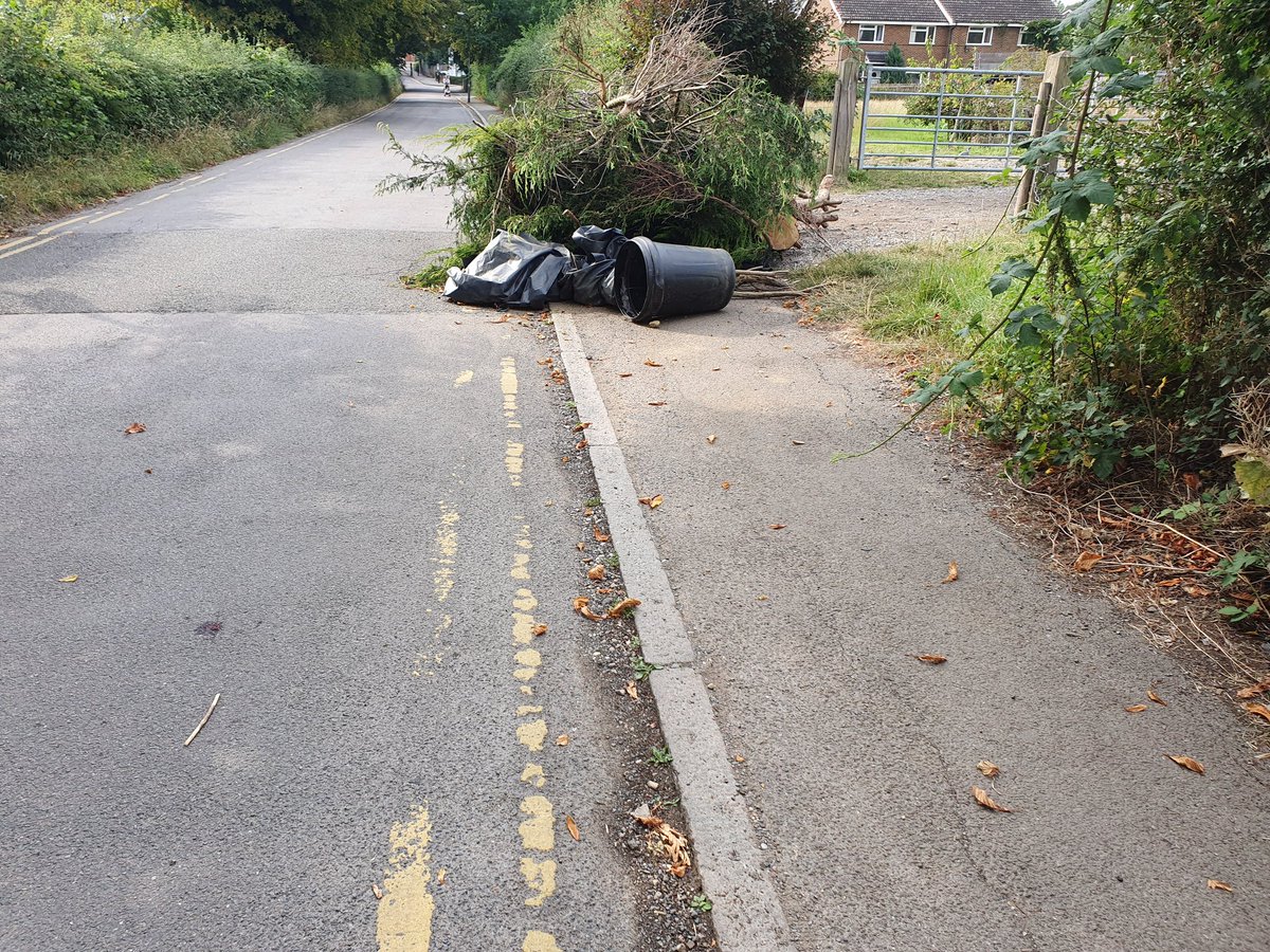 @reigatebanstead @BarbaraT09 Thursday 6 August 12.34 received this Dear Customer,
Further to your recent report, I am pleased to inform you that the matter is now concluded and we have closed your report.
Regards
The Joint Enforcement Team
Today, 8 August it is clear that email wrong https://t.co/Zg0AfIgo3W