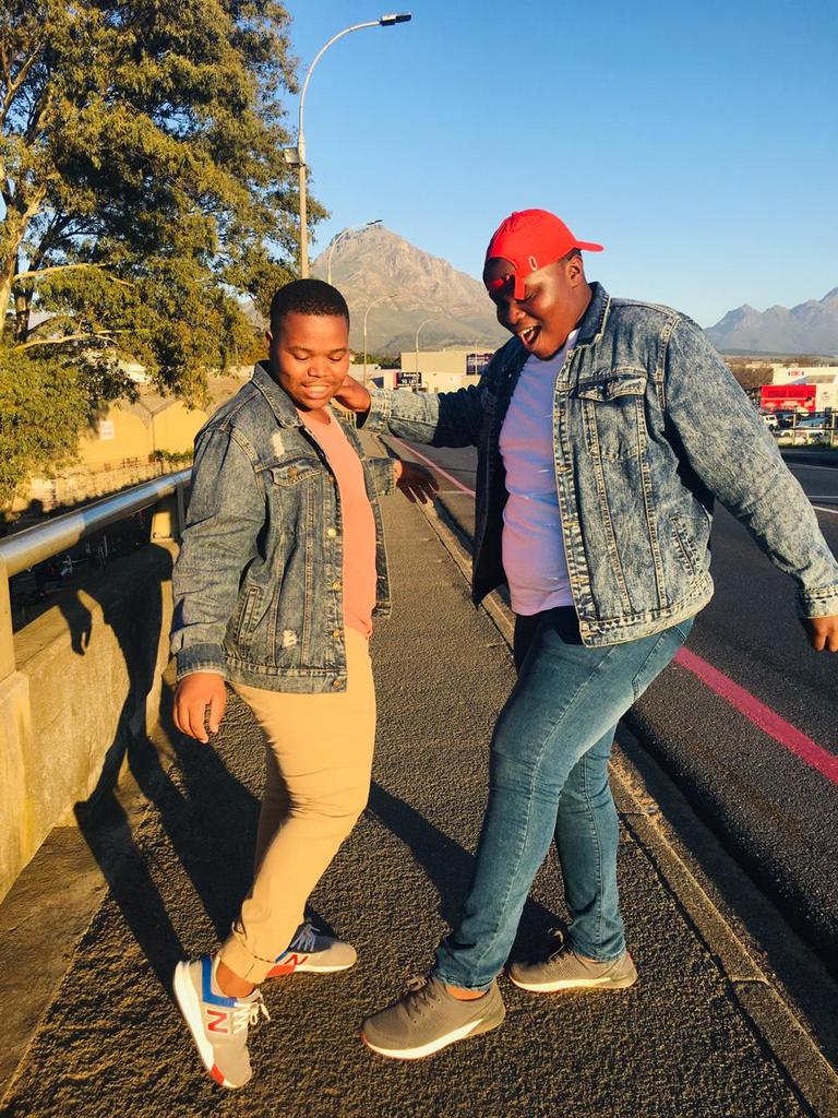 khanyaMkhos's tweet photo. Kuthi Huuu!!!
#GirlsWithMercs
#malema
#Hulk #vusi https://t.co/WO97IPMvpW
