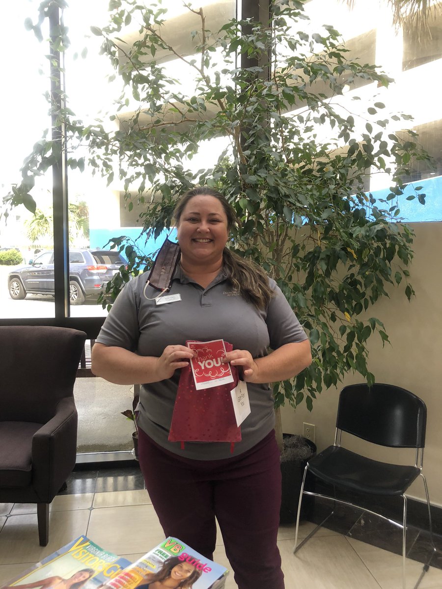 angelwings3115's tweet photo. Thank you Anne for all you do!! #appreciatingourconierges #annerocks #alwayssmiling😊 #diamondelite #diamondcareers https://t.co/wouFIK6R1R