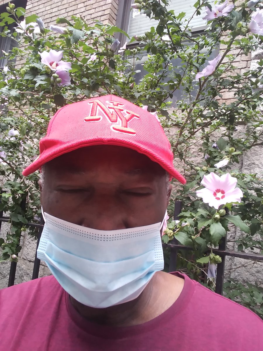 GrandisonLuis's tweet photo. Muy Buenos Días Que Dios Les De Salud, Fe, FUERZA Y Lluvia De Bendición.Y Que Pronto Tenga La Solución Para Él Mundo Y La Pandemia.Gracias A Todos Por Sus Mensajes Y Palabras De Ánimo.God Bless Everyone Allover De World.Thank All Of You For Your Blessing.🖐🖖🙏👐🙏 https://t.co/8ijbS2Qi5r