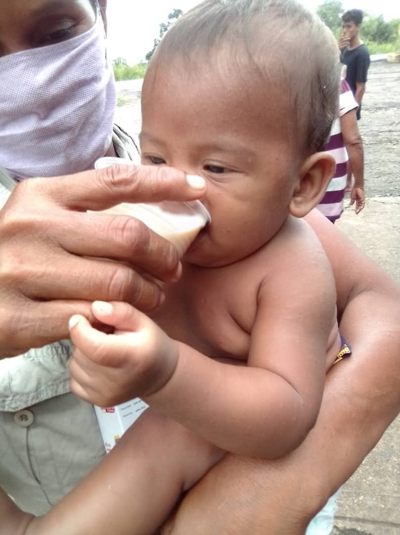 _LaAvanzadora's tweet photo. Nuestra labor en Amana no ha parado. A tempranas horas estuvimos allá llevándole a nuestros niños y niñas desayunos y el vaso de lactovisoy, algunos de ellos fueron atendidos también con medicamentos. 

@fundaninomon https://t.co/AE2ZmzYDnG